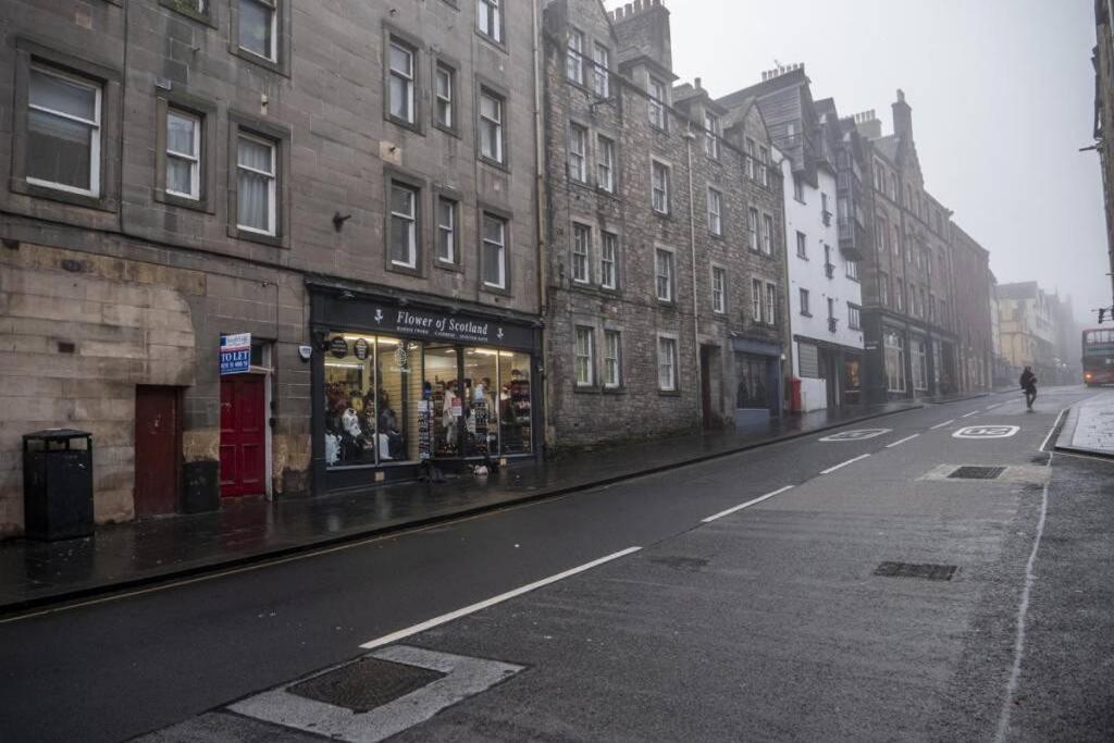 The Perfect Home On Royal Mile Edimburgo Exterior foto