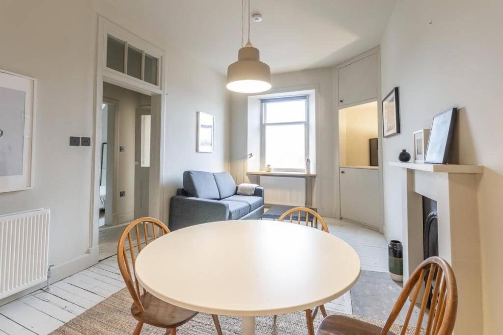 The Perfect Home On Royal Mile Edimburgo Exterior foto